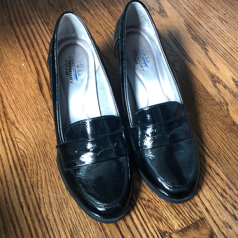 New! Life Stride Memory foam patent loafers